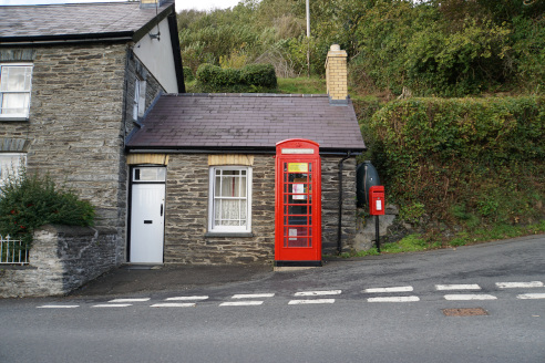 Difib in the phone at Llandyfriog